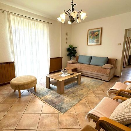 Apartment Ana 布罗托尼贾 外观 照片