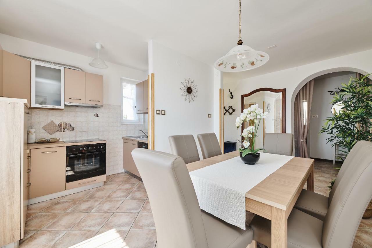 Apartment Ana 布罗托尼贾 外观 照片