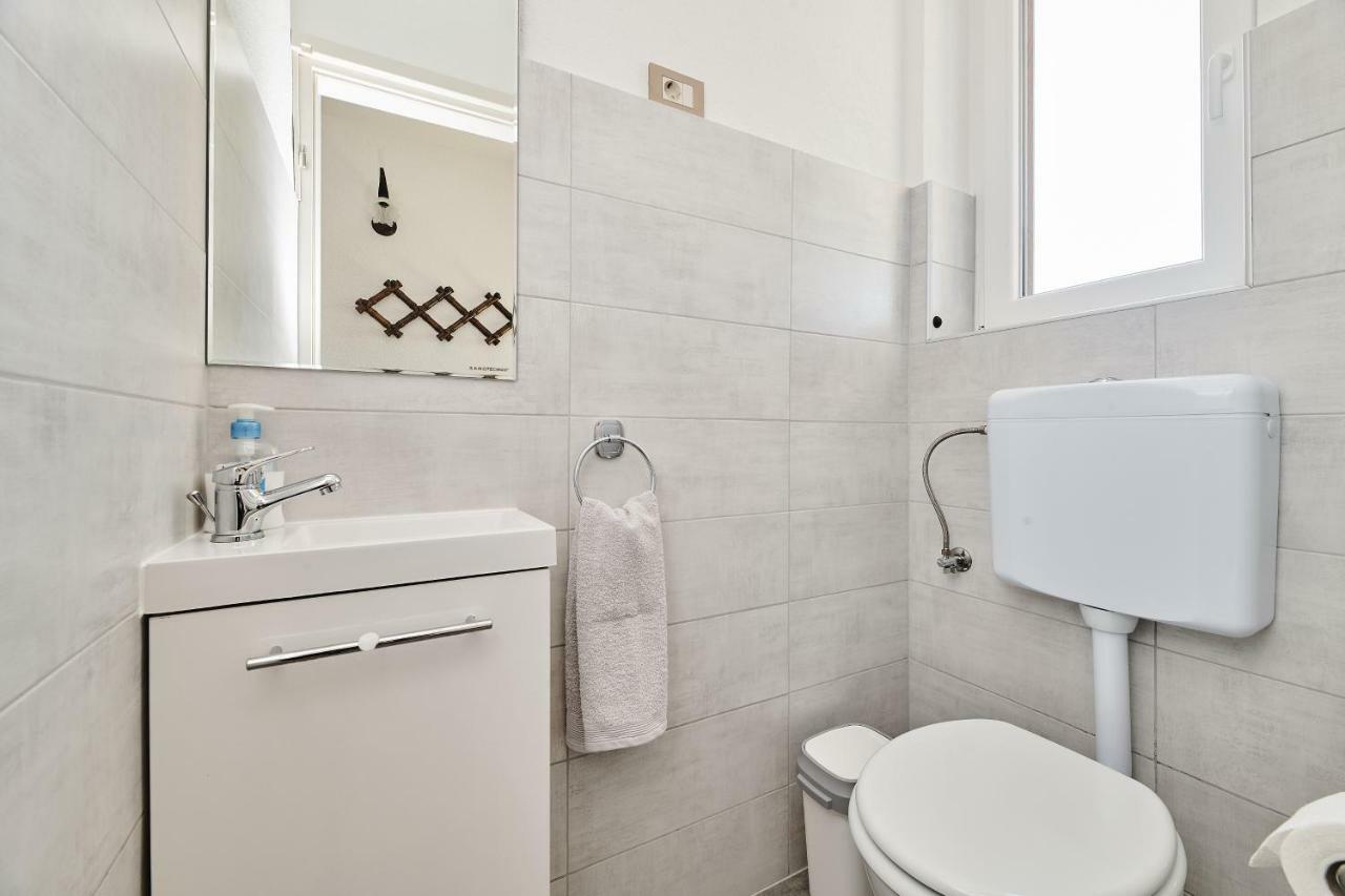 Apartment Ana 布罗托尼贾 外观 照片