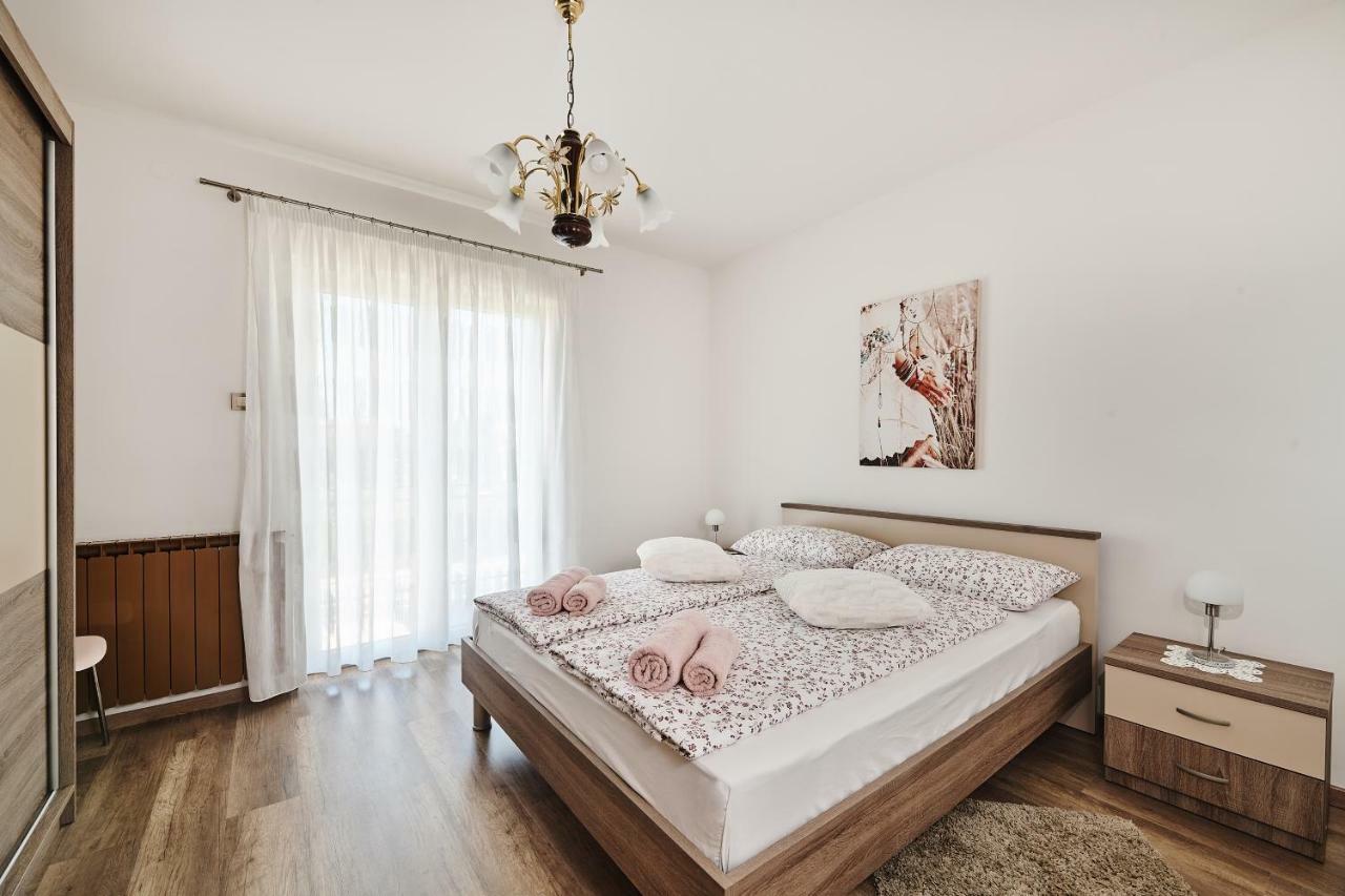 Apartment Ana 布罗托尼贾 外观 照片