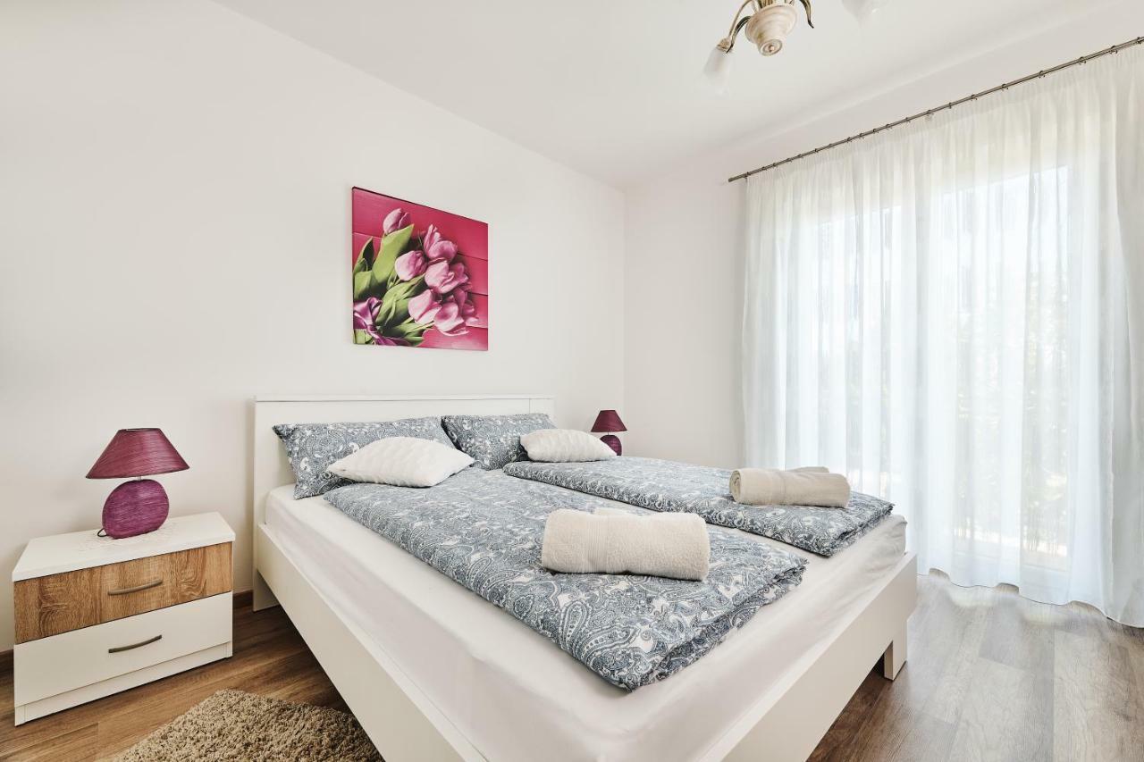 Apartment Ana 布罗托尼贾 外观 照片
