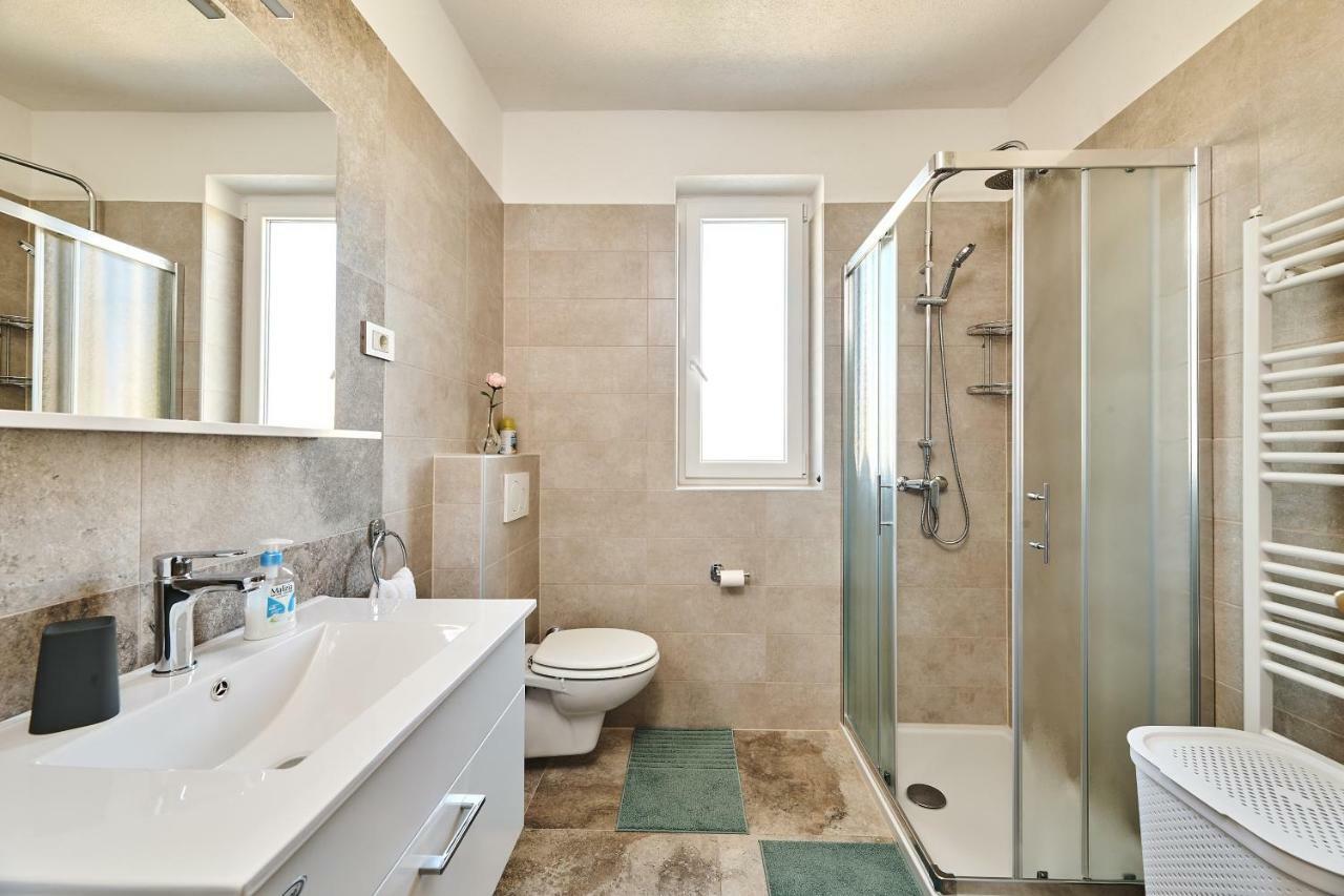 Apartment Ana 布罗托尼贾 外观 照片